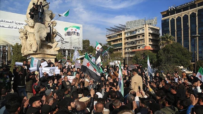 المئات يتظاهرون في حلب ضد التفجير الإرهابي في منبج