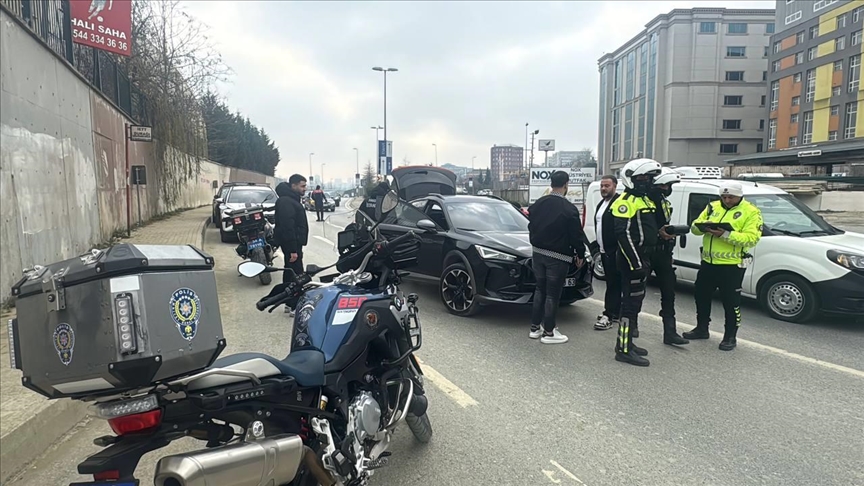 İstanbul'da okul çevrelerinde asayiş uygulaması yapılıyor