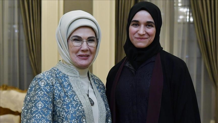 Türkiye's first lady meets with Syrian counterpart