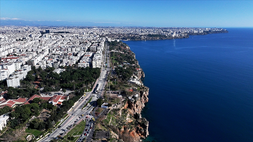 Antalya, ağırladığı 150 binden fazla depremzedenin ikinci memleketi oldu