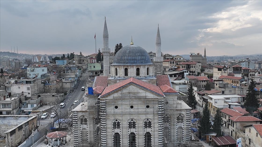 Depremde ağır hasar gören tarihi Kurtuluş Camisi'nin restorasyonunda sona gelindi