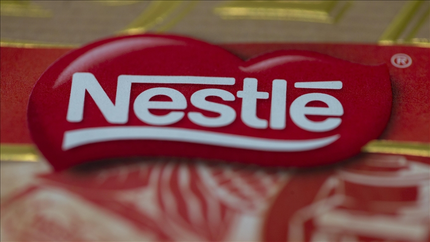 Matignon et l’Elysée accusés d’avoir permis à Nestlé de commercialiser des eaux minérales non conformes