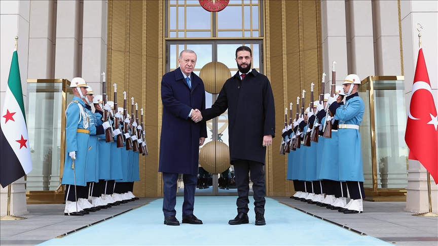 الرئيس السوري الشرع يصل أنقرة