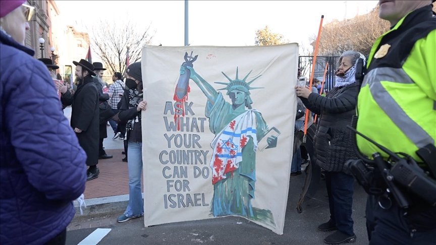 Pro-Palestinian groups gather outside White House to protest Israeli war in Gaza, Netanyahu’s visit Pro-Palestinian groups gather outside White House to protest Israeli war in Gaza, Netanyahu’s visit