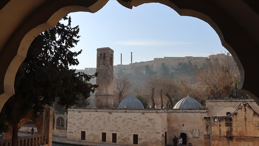 Asrın felaketinde hasar gören Urfa Kalesi'nde restorasyona başlandı