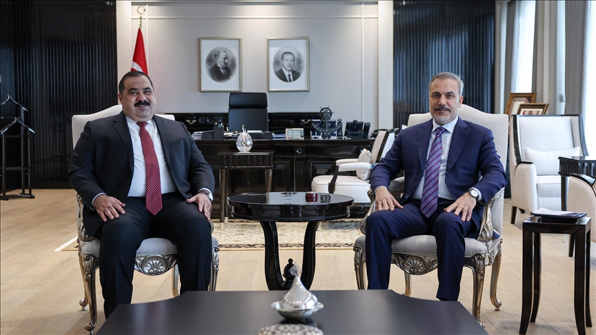 Turkish foreign minister meets head of Iraq's Azm Alliance