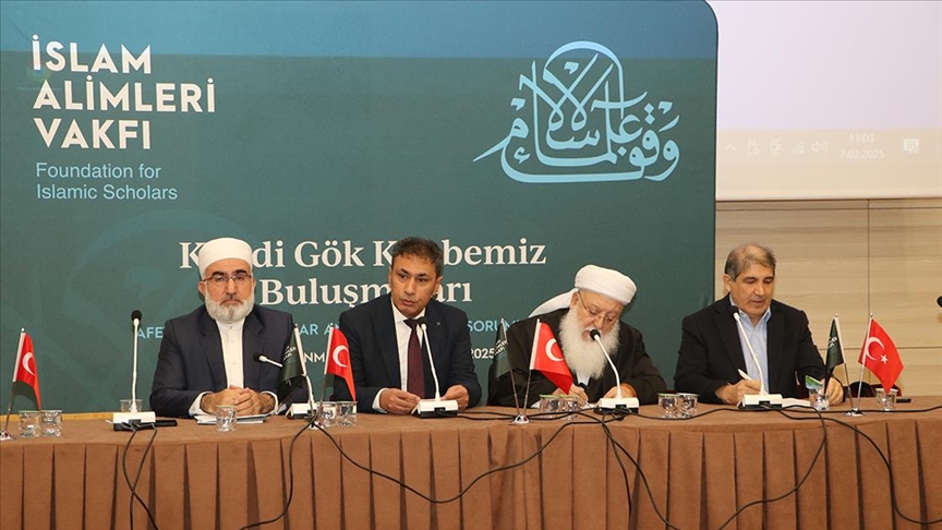 Kahramanmaraş'ta "Afetler ve Buhranlar Anında Alimlerin Sorumlulukları" paneli başladı