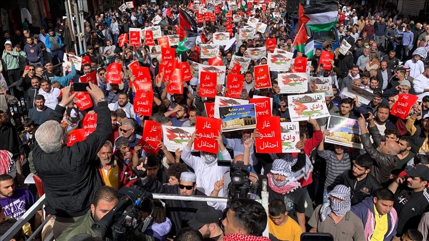 الأردن.. مسيرة بعمان ترفض تهجير الفلسطينيين وتندد بمخطط ترامب