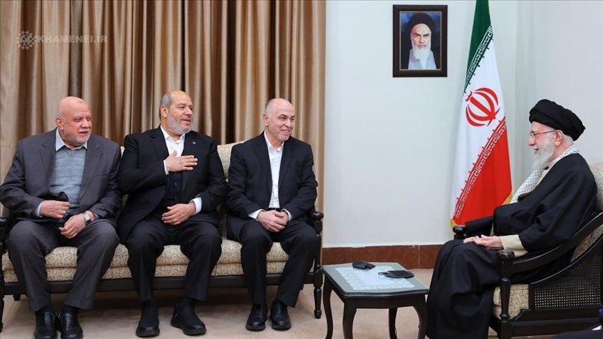 وفد من حماس يلتقي في طهران خامنئي وبزشكيان وقاليباف