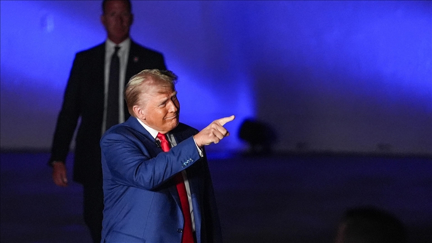 Trump to attend Super Bowl, becoming 1st sitting president to watch match at stadium