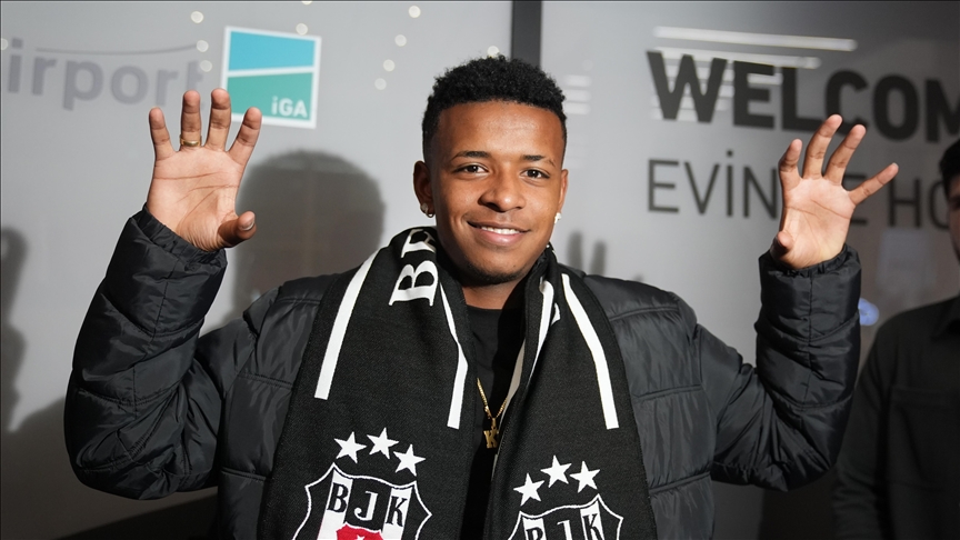 Beşiktaş'ta yıldız vedası: Serdal Adalı'nın hayalleri suya düştü!