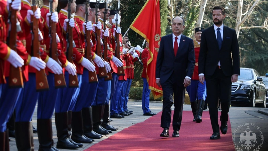 Presidenti Begaj vizitë në Mal të Zi