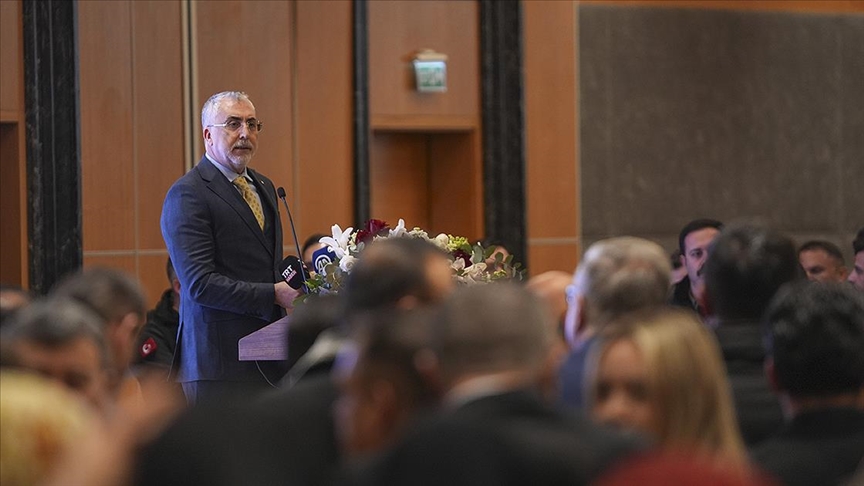 Bakan Işıkhan: Türkiye ile İran'ın güçlü ilişkiler kurmaları bölgenin, hatta tüm dünya toplumlarının yararınadır