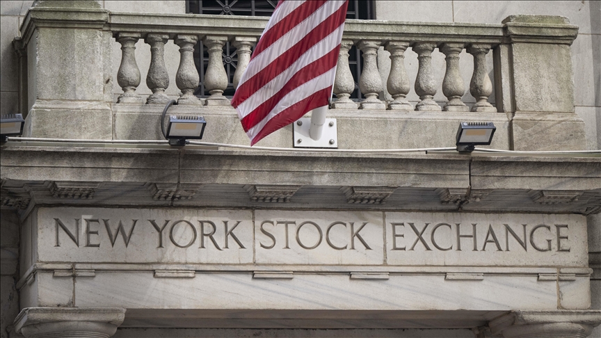 US stocks close higher on Trump's tariff remarks on steel, aluminum