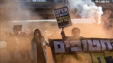 Israelis demonstrate in west Jerusalem to pressure government to complete Gaza deal