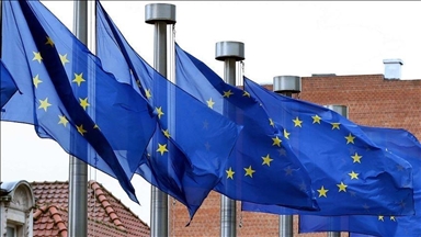 L'UE veut mobiliser 200 milliards d'euros pour l'IA
