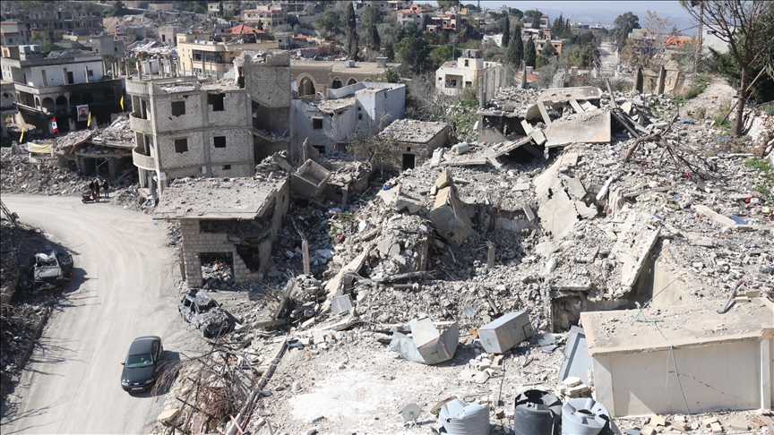 Israeli forces burn houses in southern Lebanon amid ceasefire violations