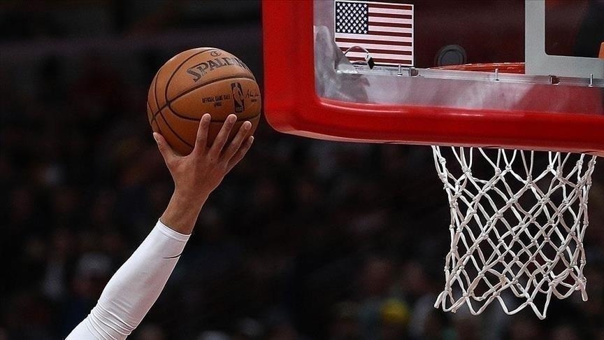 LA Lakers signs veteran free-agent center Alex Len