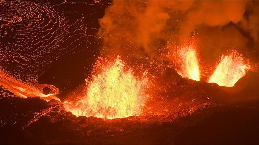 Hawaii'de Kilauea Yanardağı yeniden lav püskürttü