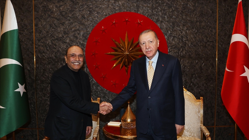 Turkish President Erdogan meets with Pakistani counterpart in Islamabad