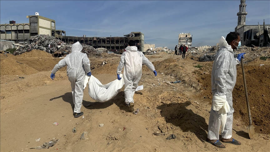 ‘Smell of death everywhere’: Aid worker describes devastation in Gaza