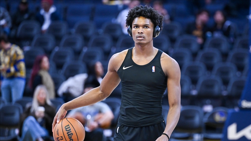 Amen Thompson records NBA triple-double in Rockets win over Suns