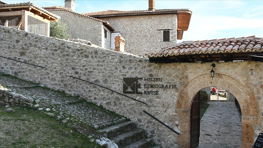 Arnavutluk'taki Akçahisar Etnografya Müzesi, Balkanların cazibe merkezleri arasında yer alıyor