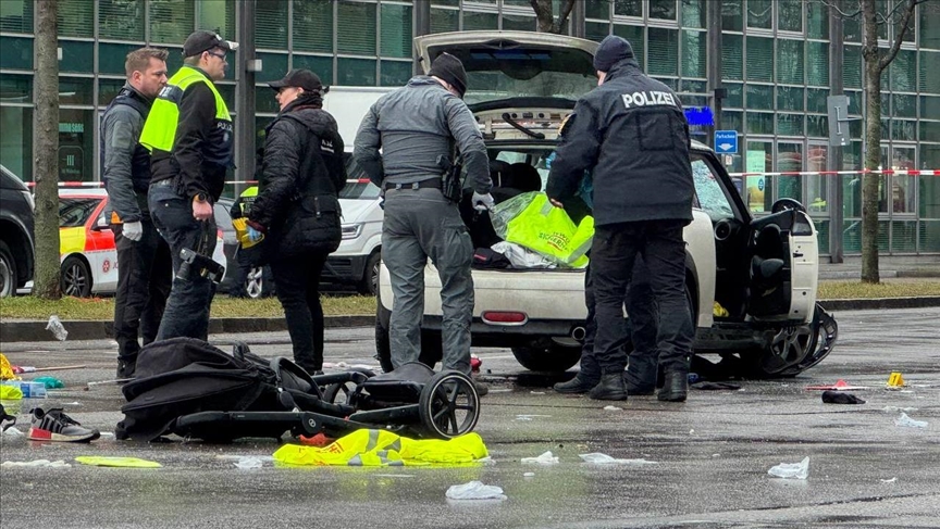Munich: une voiture percute un groupe de manifestants, une vingtaine de blessés selon la police locale