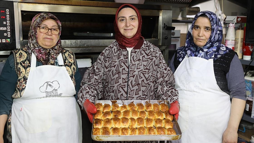 Kayınvalidesinden öğrendiği tandır böreği 4 çocuklu anneyi girişimci yaptı