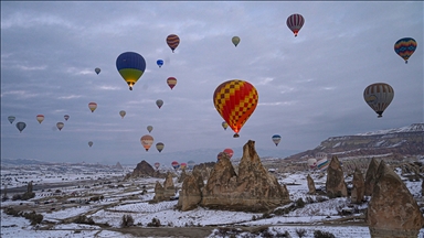 Kapadokya'da sıcak hava balon turuna kış engeli