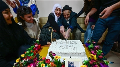 В Турции 64-летний брак пожилой пары отметили в День святого Валентина