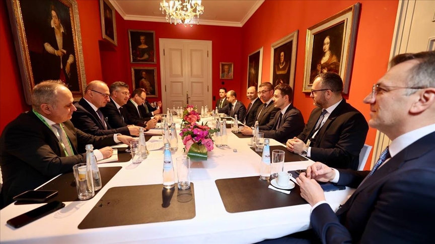 Kryeministri Mickoski në Mynih, zhvillon takime dypalëshe në margjinat e Konferencës së Sigurisë