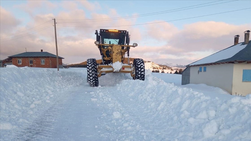 Bazı illerde kar yağışı etkili oluyor