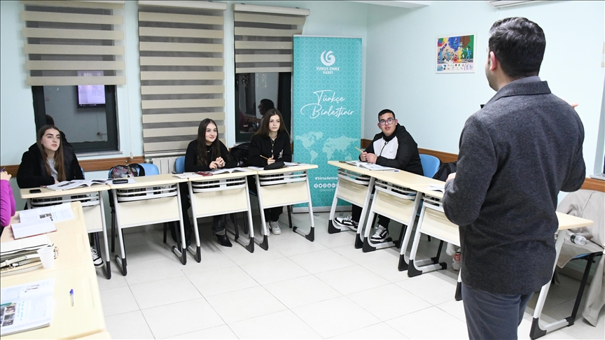 Në Shqipëri të rinjtë vazhdojnë të mësojnë gjuhën turke