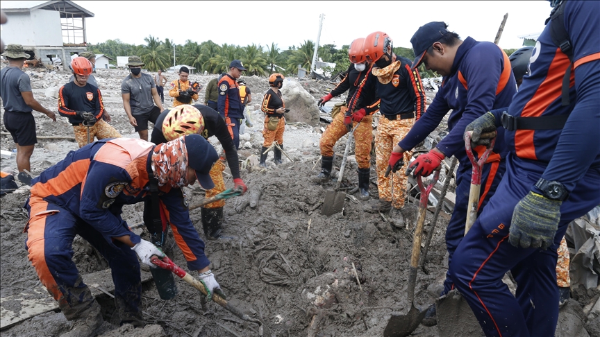 Number of people hit by Philippine floods soars over 100,000 Number of people hit by Philippine floods soars over 100,000