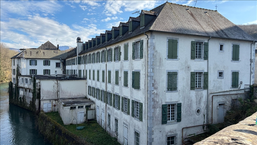 Notre-Dame de Bétharram : Malgré ses annonces, Bayrou peine à convaincre