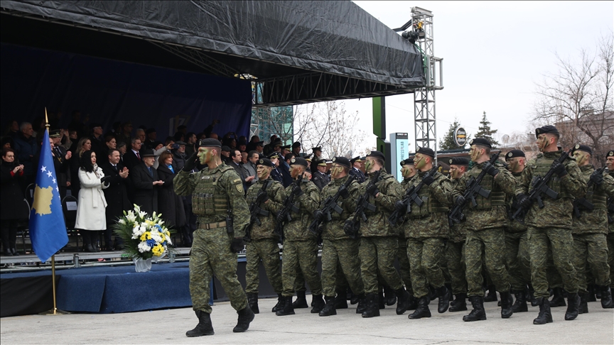 Kosovo vojnom paradom obilježilo 17 godina nezavisnosti