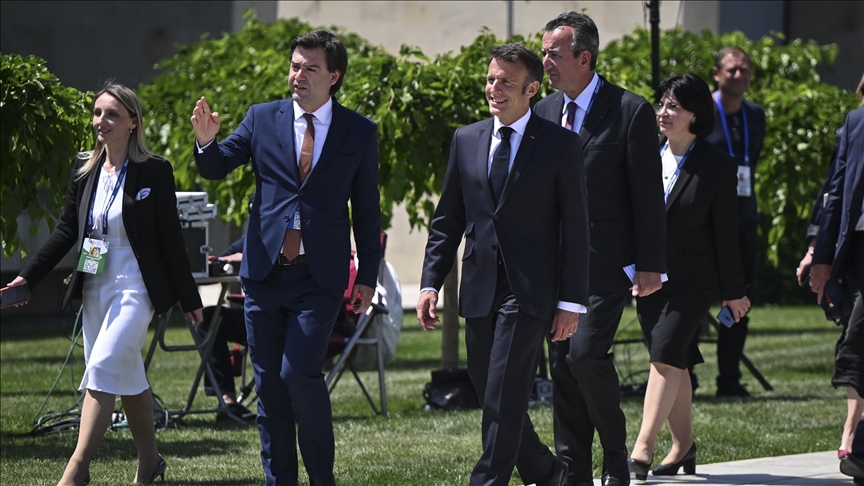 European leaders gather in Paris for emergency Ukraine meeting