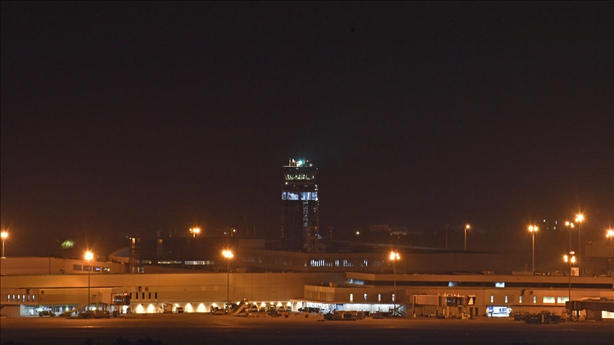 Lebanon extends suspension of flights with Iran