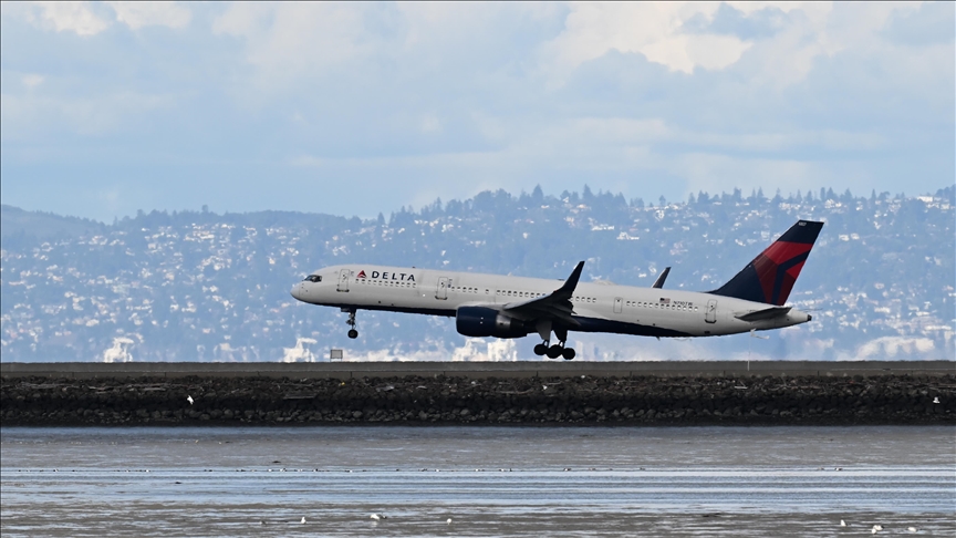 Delta Airlines plane crashes upon landing at Toronto Pearson, multiple