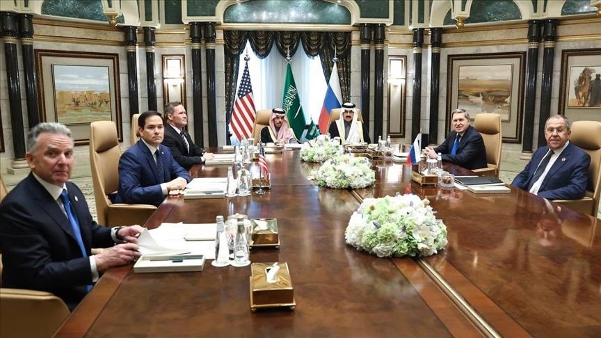 Arabie saoudite : les pourparlers entre la Russie et les États-Unis démarrent à Riyad