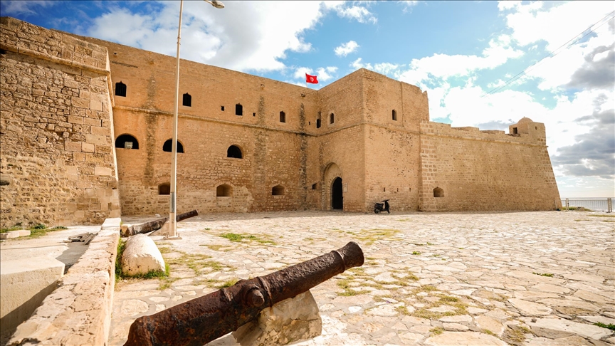 تونس.. الجزائريون والليبيون يتصدرون عدد السياح خلال 2024