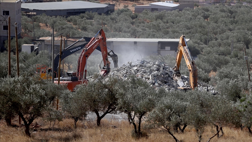 Israeli army demolishes 7 Palestinian homes in West Bank amid military escalation