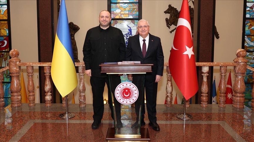 Ukraine, Türkiye discuss strengthening defense cooperation