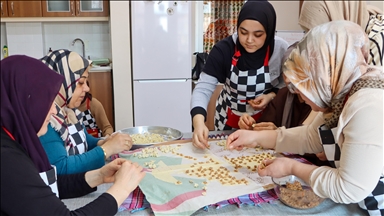 Aşçı adaylarından kırsaldaki öğrencilere "lezzetli" destek