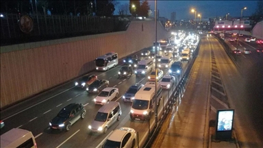 İstanbul'da trafik yoğunluğu yaşanıyor