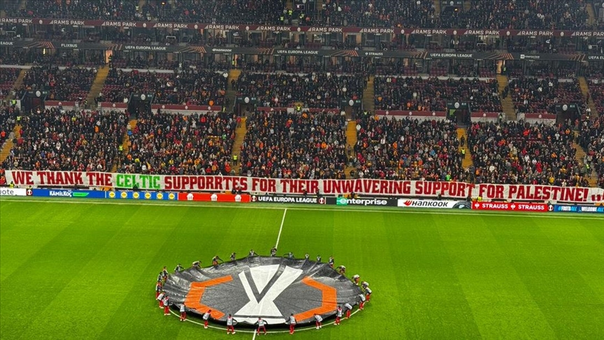 Navijači Galatasaraya podržali Palestinu i zahvalili navijačima Celtica