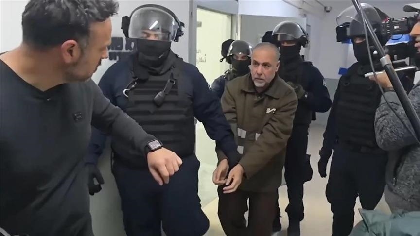 Израильские СМИ показали кадры с задержанным главврачом больницы «Камал Адуан» в Газе 