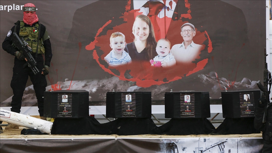 فصيل فلسطيني عن عائلة بيباس: عاملناهم معاملة حسنة وقتلتهم إسرائيل