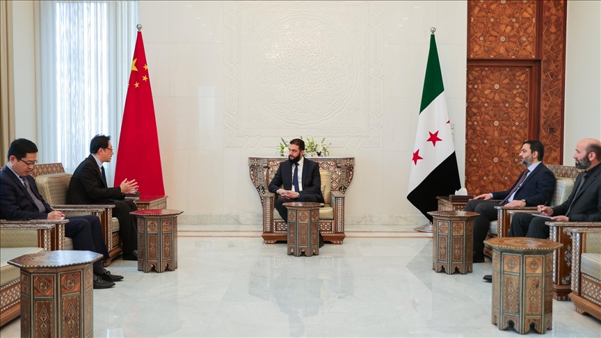 الرئيس السوري يلتقي السفير الصيني بدمشق